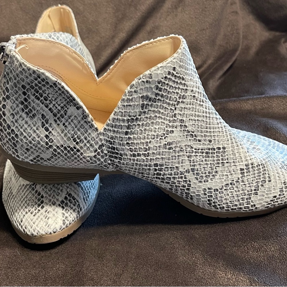 Reaction Kenneth Cole Snakeskin Booties